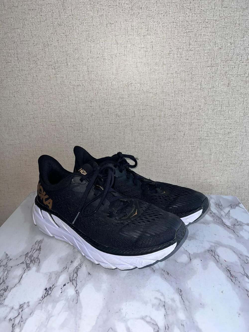 Hoka One One Women's Clifton 7 Black/Bronze Running Shoes Size US 9